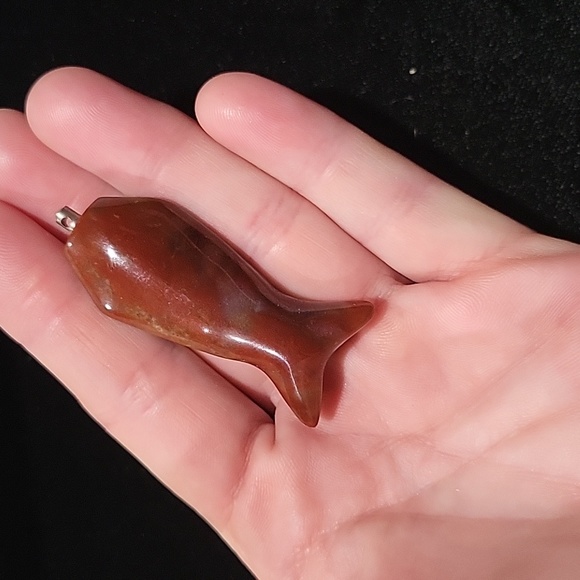 Red jasper fish pendant with 925 sterling loop - Picture 5 of 6